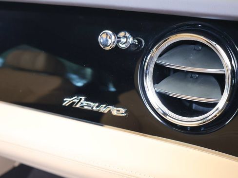 Used 2025 Bentley Bentayga Extended Wheelbase AWD/4WD image 20