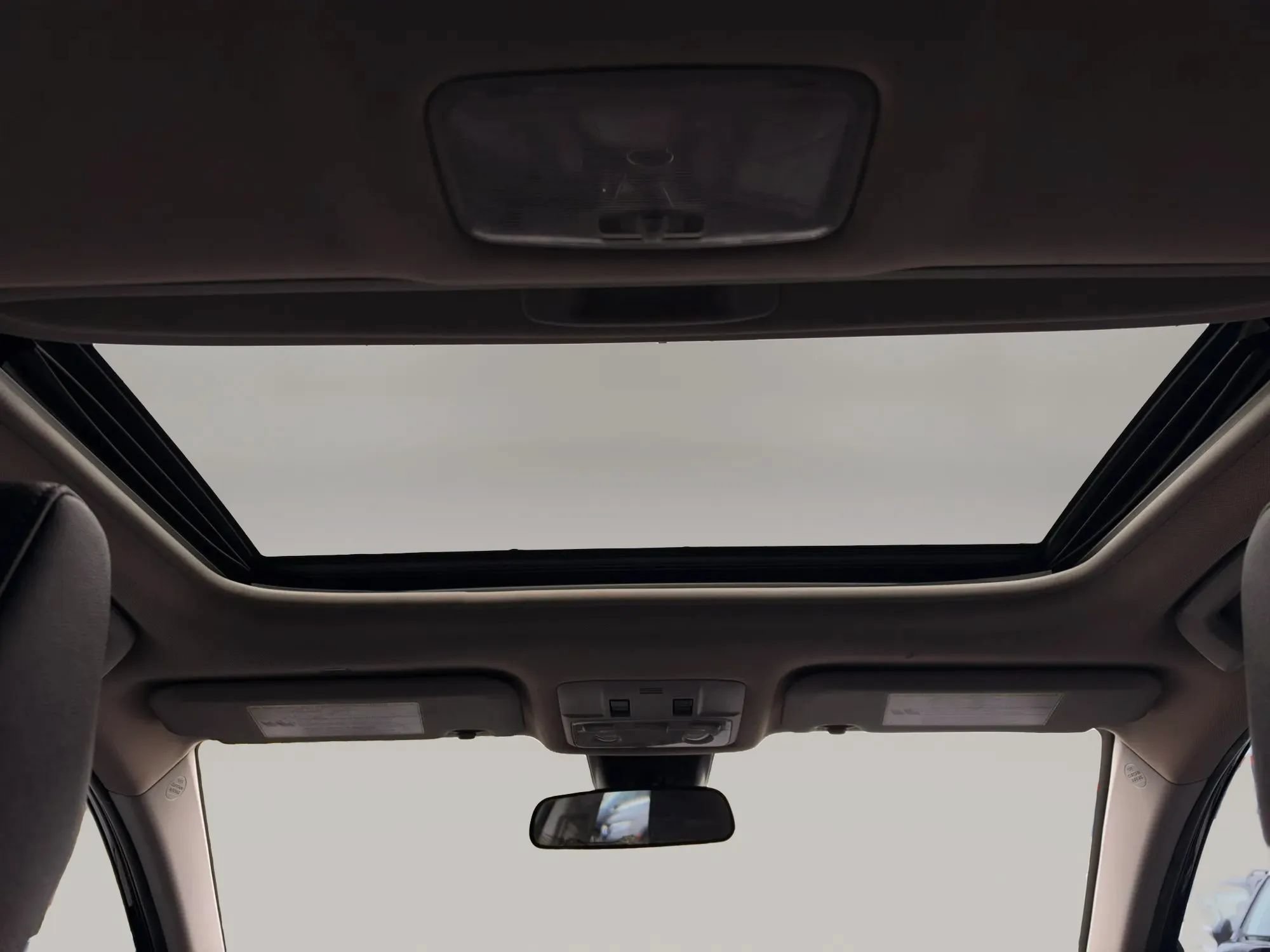 Used 2017 Toyota Corolla XSE FWD image 21