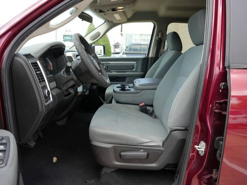 Used 2019 RAM 1500 Classic SLT RWD image 15