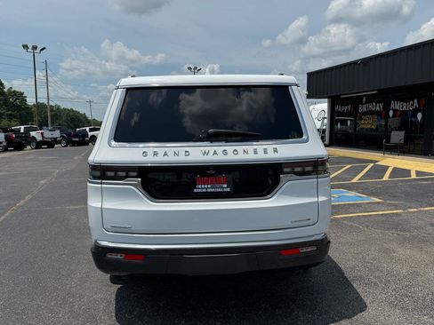 Used 2022 Jeep Grand Wagoneer Series II w/ Convenience Group III AWD/4WD image 5