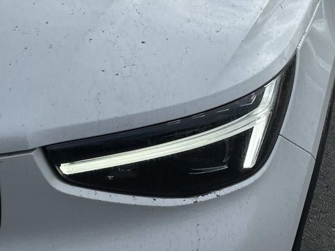 Used 2023 Volvo XC40 B5 Ultimate w/ Protection Package Premier image 9