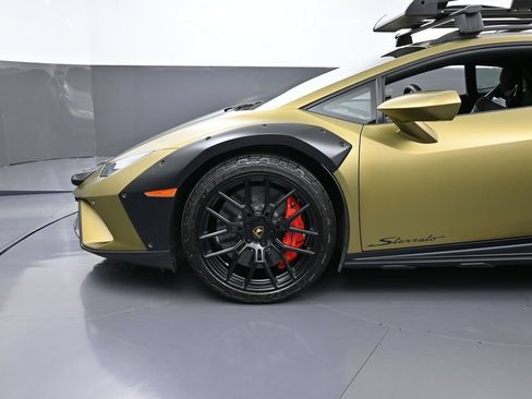 Used 2024 Lamborghini Huracan Sterrato AWD/4WD image 12