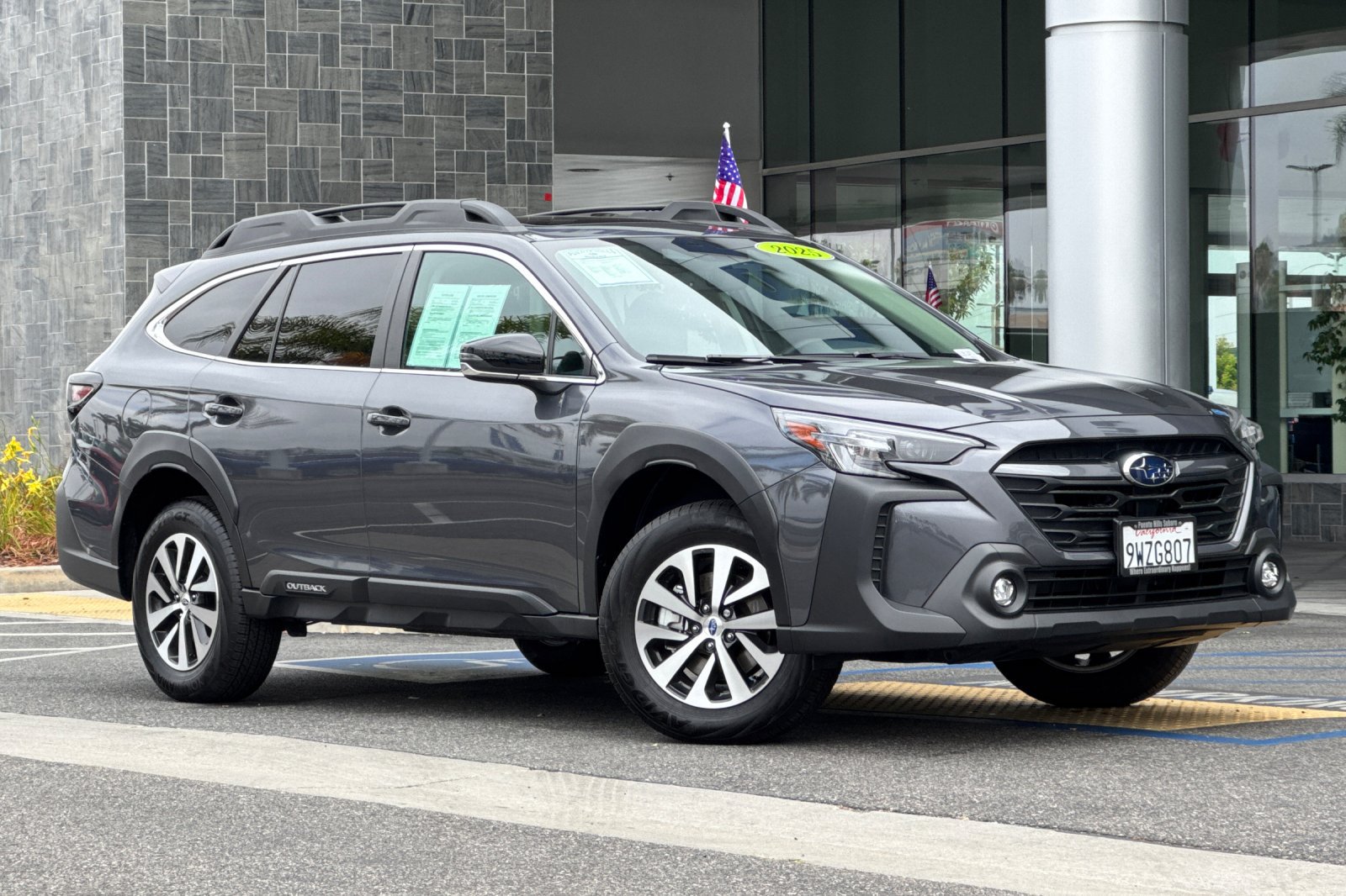 Certified 2025 Subaru Outback Premium AWD/4WD image 2