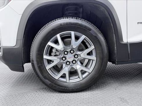 Used 2023 GMC Acadia SLT FWD image 32