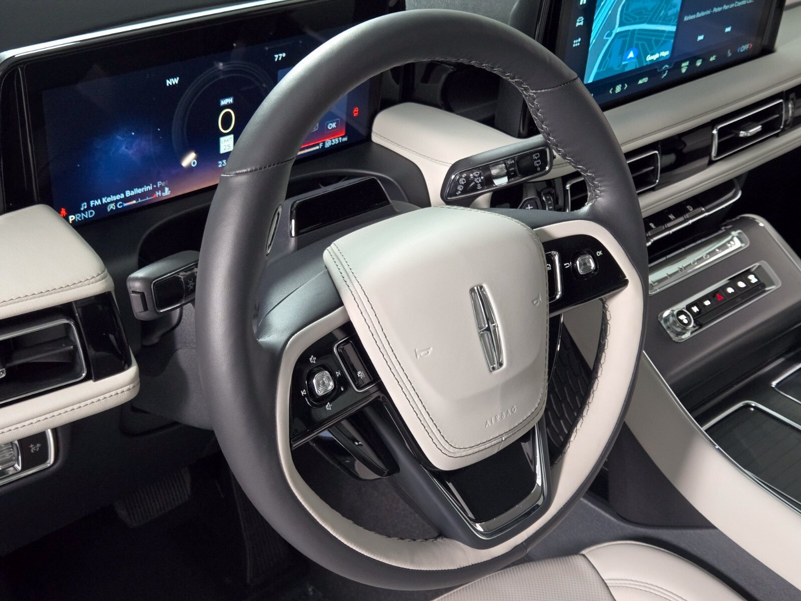 New 2027 Lincoln Aviator 2WD image 26