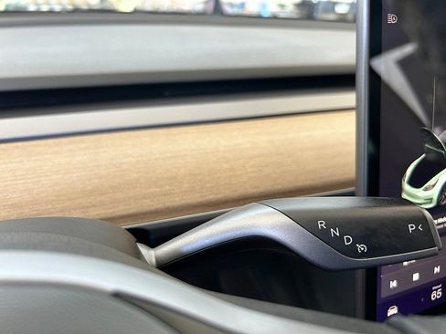 Used 2021 Tesla Model 3 Standard Range Plus image 24