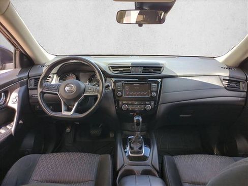 Used 2019 Nissan Rogue SV FWD image 17