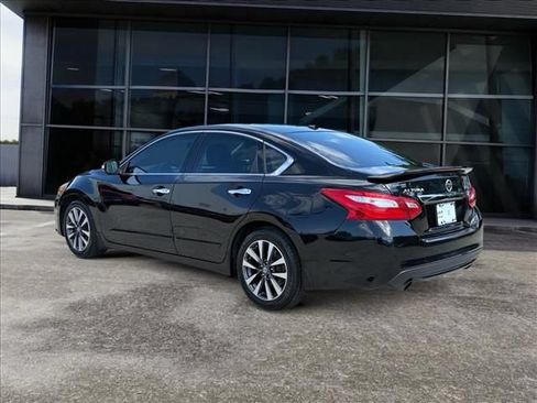 Used 2016 Nissan Altima 2.5 SL w/ 2.5 Technology w/LED Package FWD image 3
