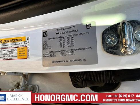 Used 2022 GMC Yukon AT4 AWD/4WD image 17