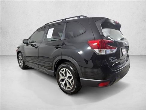 Used 2023 Subaru Forester Premium AWD/4WD image 6