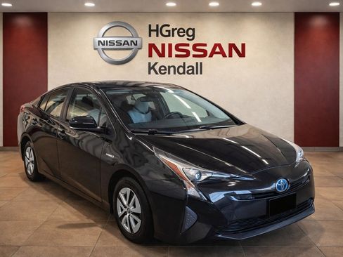 Used 2018 Toyota Prius Three image 6