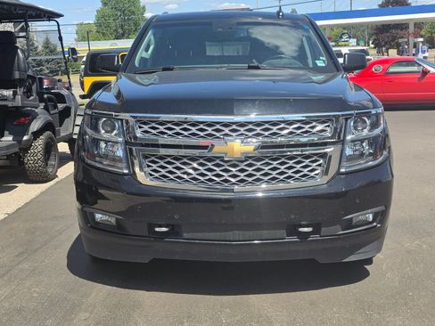 Used 2019 Chevrolet Suburban LT w/ LT Signature Package AWD/4WD image 2