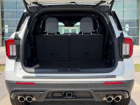 New 2026 Ford Explorer ST RWD image 28