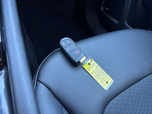 Used 2022 Jeep Compass Latitude w/ Sun and Sound Group image 24