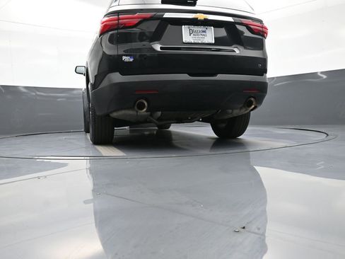 Used 2023 Chevrolet Traverse LT FWD image 32
