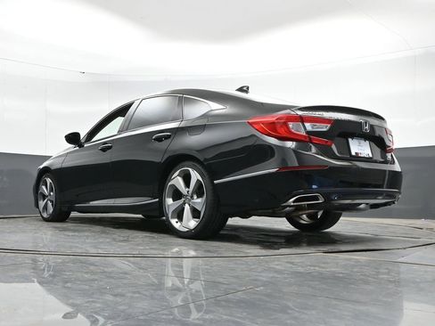 Used 2018 Honda Accord Touring image 39