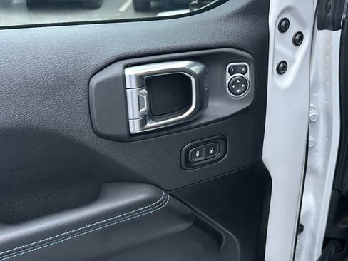 Used 2024 Jeep Wrangler Unlimited Rubicon 4xe image 14