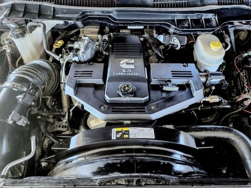 Used 2016 RAM 3500 SLT image 40