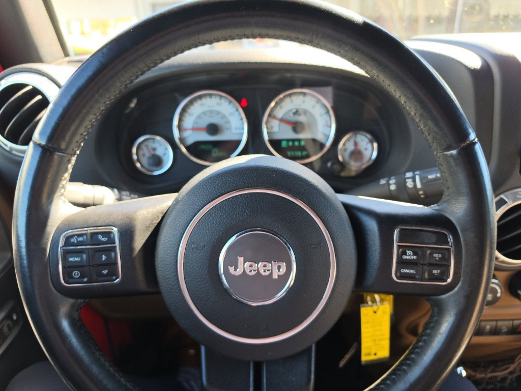 Used 2016 Jeep Wrangler Unlimited Rubicon w/ Dual Top Group AWD/4WD image 9