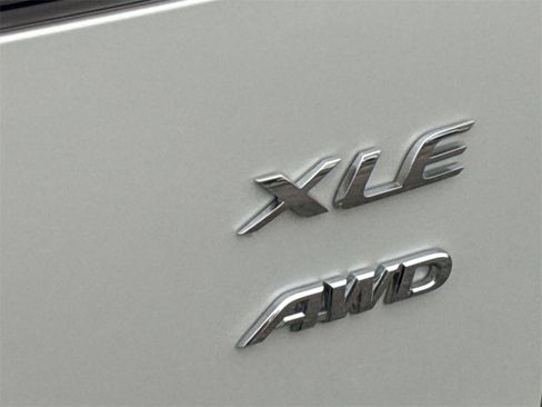 Certified 2023 Toyota Corolla Cross XLE image 7