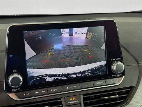 Used 2025 Nissan Altima 2.5 SR image 15