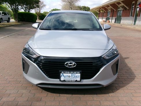 Used 2018 Hyundai Ioniq Blue image 2