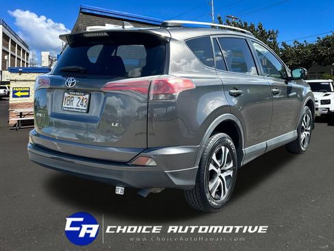 Used 2017 Toyota RAV4 LE FWD image 7