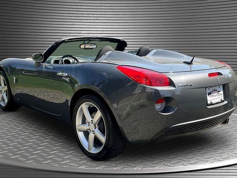 Used 2009 Pontiac Solstice Convertible w/ Preferred Package RWD image 4