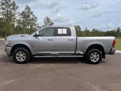 Used 2022 RAM 2500 Laramie AWD/4WD image 2