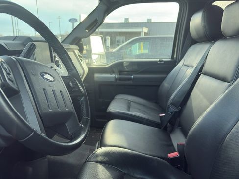 Used 2015 Ford F350 Lariat w/ Lariat Interior Package image 5