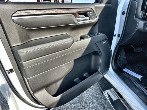 New 2026 GMC Sierra 1500 SLT image 21