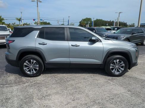 Used 2026 Chevrolet Equinox LT FWD image 3