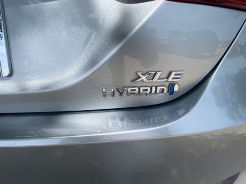 Used 2021 Toyota Camry XLE w/ Cold Weather Package FWD image 30