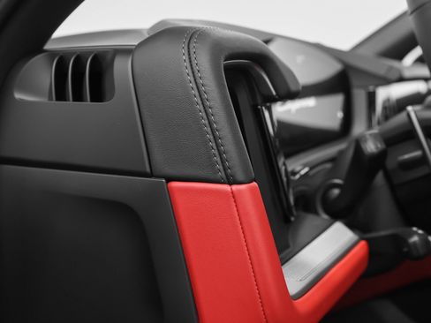 Certified 2026 Porsche Cayenne E-Hybrid AWD/4WD image 31