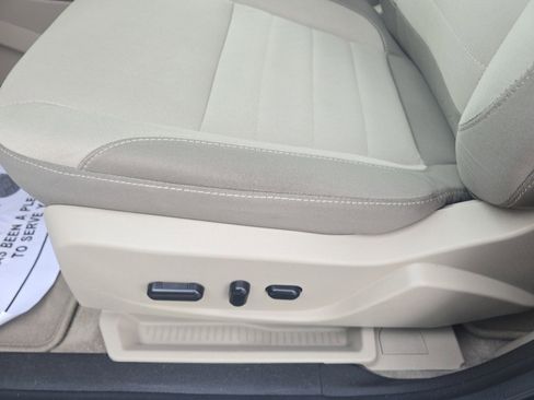 Used 2015 Ford Escape SE w/ Equipment Group 201A image 17