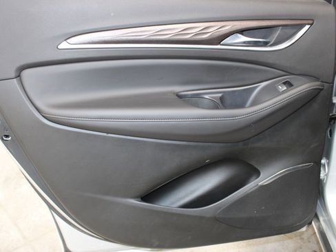 Used 2022 Buick Enclave Avenir w/ Avenir Technology Package image 18