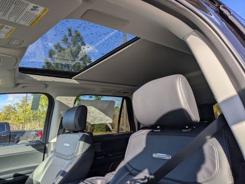 New 2025 Ford Expedition Max Platinum w/ Driver's Package image 26