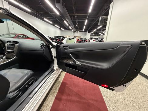 Used 2010 Lexus IS 250C RWD image 27