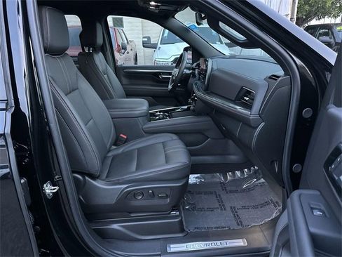 Used 2025 Chevrolet Suburban RST image 26