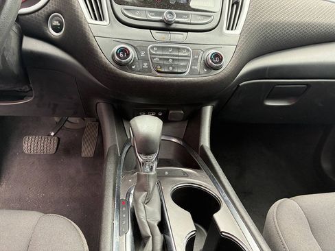 Used 2023 Chevrolet Malibu LT FWD image 13