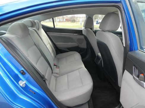 Used 2017 Hyundai Elantra SE FWD image 25