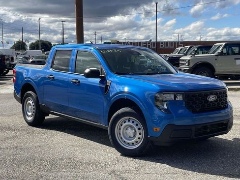 New 2025 Ford Maverick XL image 2