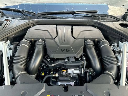 Used 2025 Genesis GV70 3.5T Sport w/ Sport Advanced Package image 18