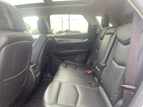 Used 2018 Cadillac XT5 Premium Luxury FWD image 32