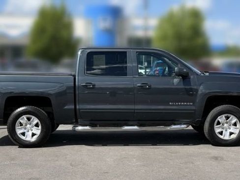 Used 2018 Chevrolet Silverado 1500 LT AWD/4WD image 9