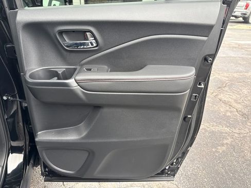 Used 2025 Honda Ridgeline Black Edition image 34