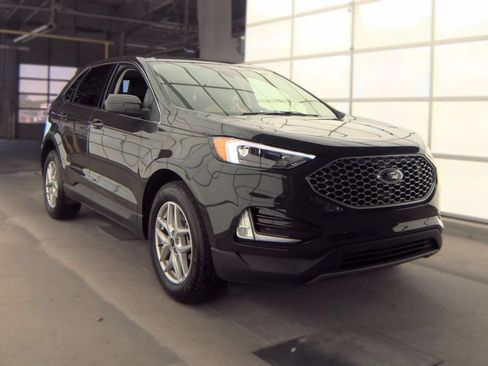Used 2024 Ford Edge SEL w/ Convenience Package AWD/4WD image 4