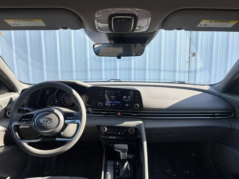 Used 2022 Hyundai Elantra SEL FWD image 59