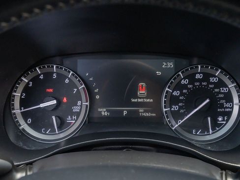 Used 2020 Toyota Highlander XLE FWD image 32