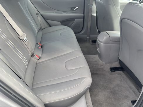 Used 2024 Hyundai Elantra SEL FWD image 25